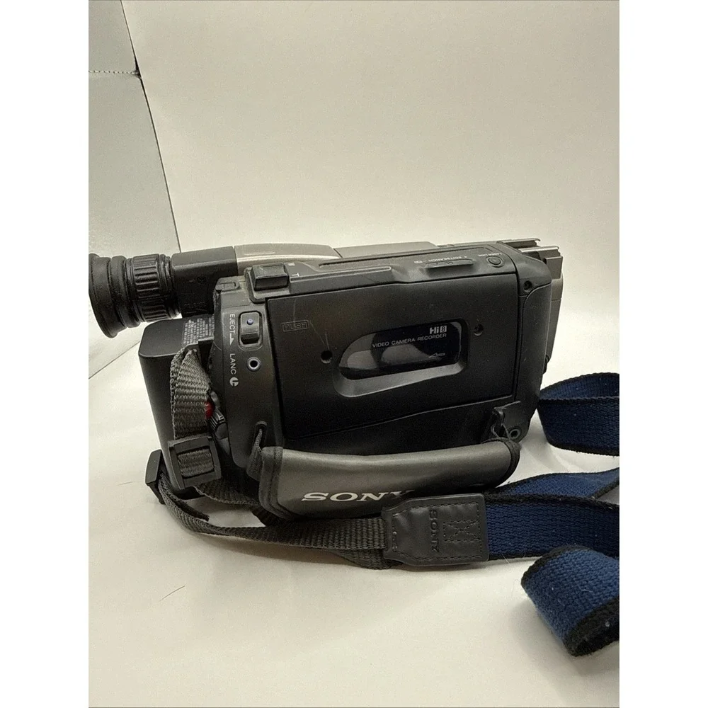 Sony Handycam CCD-TRV85 Video Hi8 Camcorder w/ Battery - Tested Functions Fully